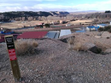 Más de 200 señales marcan el recorrido  de los vestigios de la Guerra Civil en la zona de la capital