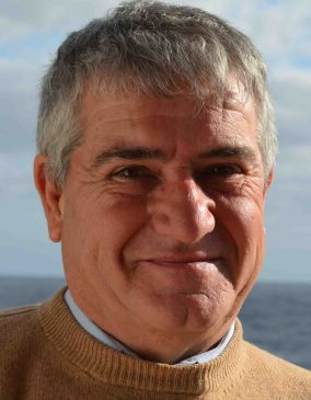 Carlos Hué, psicólogo y pedagogo: “Quien se dedica a insultar por las redes sociales tiene un problema de autoestima”