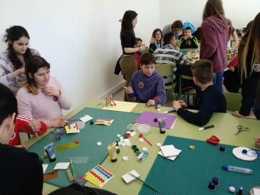 Los alumnos del máster de Profesorado enseñan a vencer miedos con mucho arte