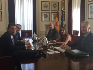 Hacienda ofrece dos opciones a la Diputación Provincial para contar con más bomberos