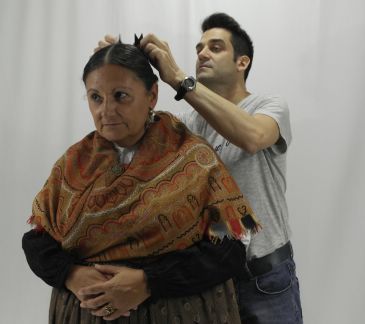Ropa antigua en un calendario para dar visibilidad al Alzheimer