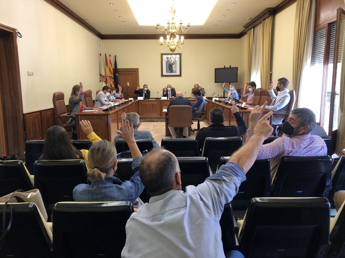 La Diputación de Teruel atenderá las 119 peticiones para promover vivienda social en los pueblos tras subir a 3,2 millones la partida