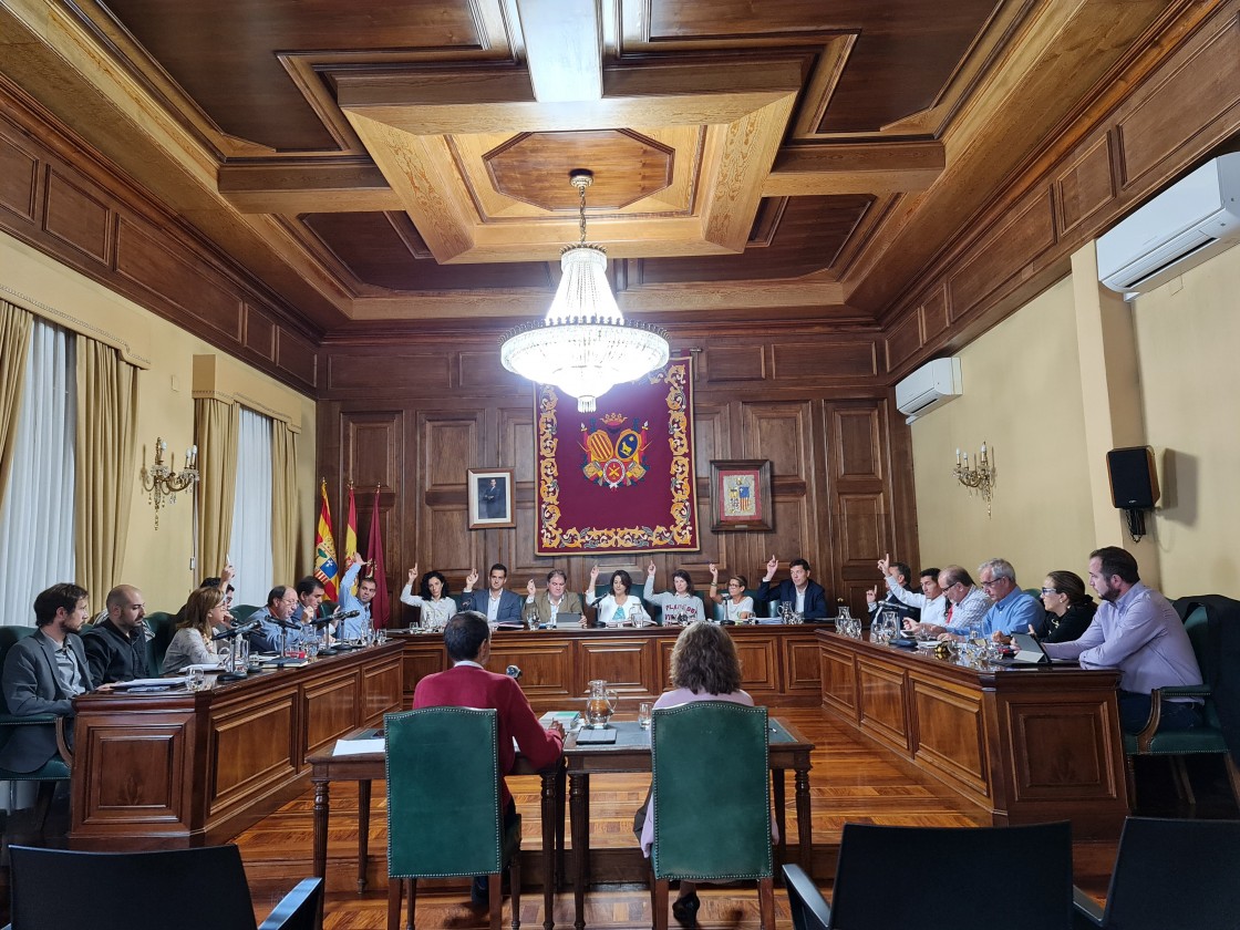 El Ayuntamiento de Teruel baja tasas e impuestos y congela los precios públicos para 2023