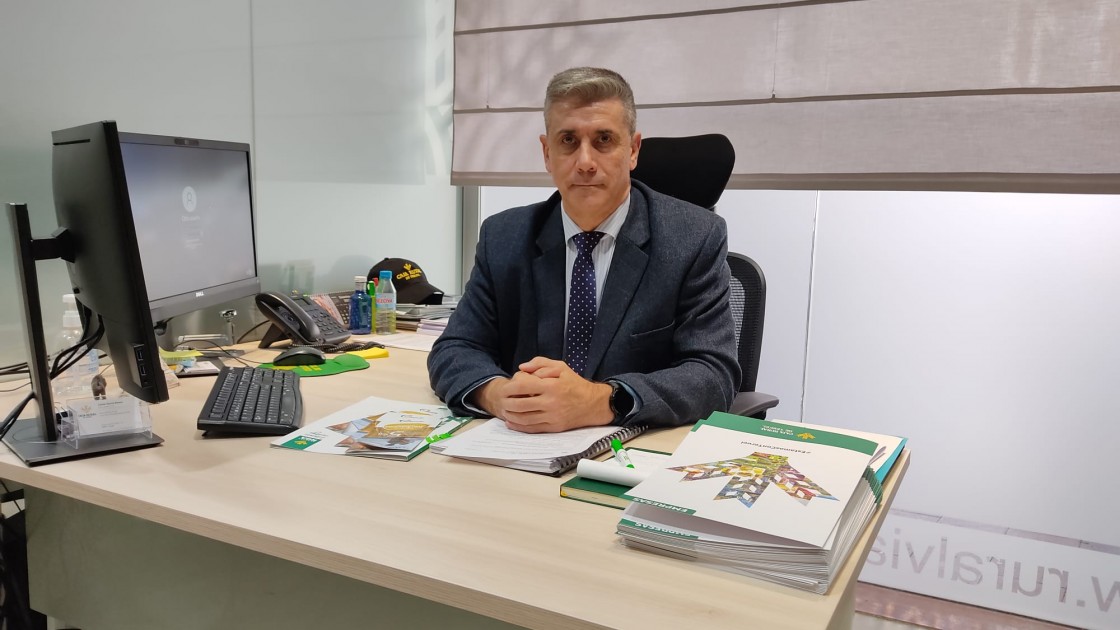 Joaquín Dobón, responsable del departamento Agrario de Caja Rural de Teruel: “Pese a la complejidad  de los ecorregímenes,  los agricultores tienen  solo dos o tres opciones”