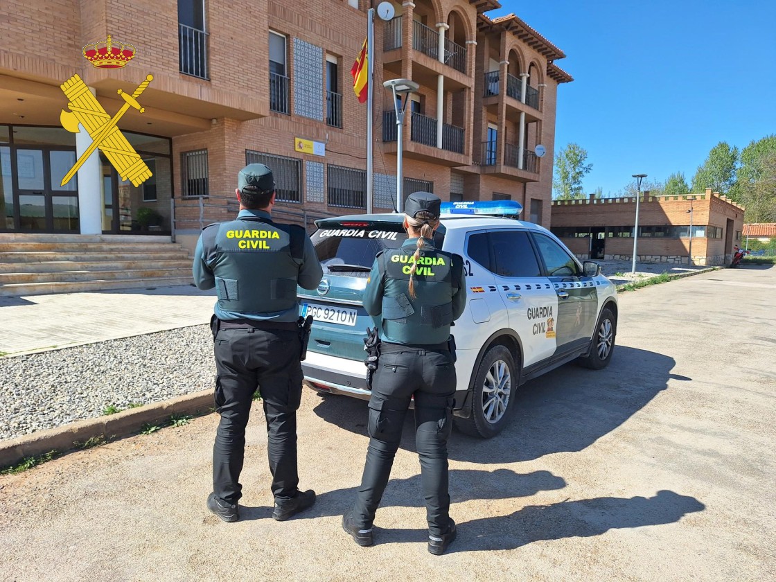 La Guardia Civil detiene a una persona por un presunto delito contra la salud pública en Monreal