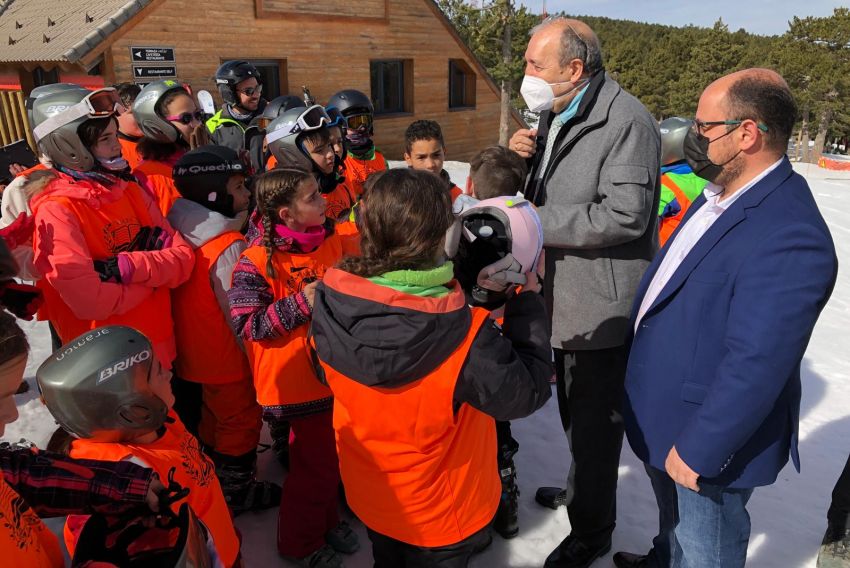 Más de 2.800 escolares turolenses aprenden a esquiar gracias a la campaña de apoyo de la DPT