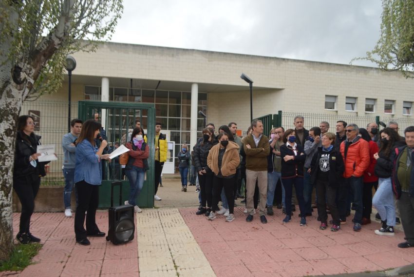 Utrillas exige que se cubran las plazas de administración del instituto