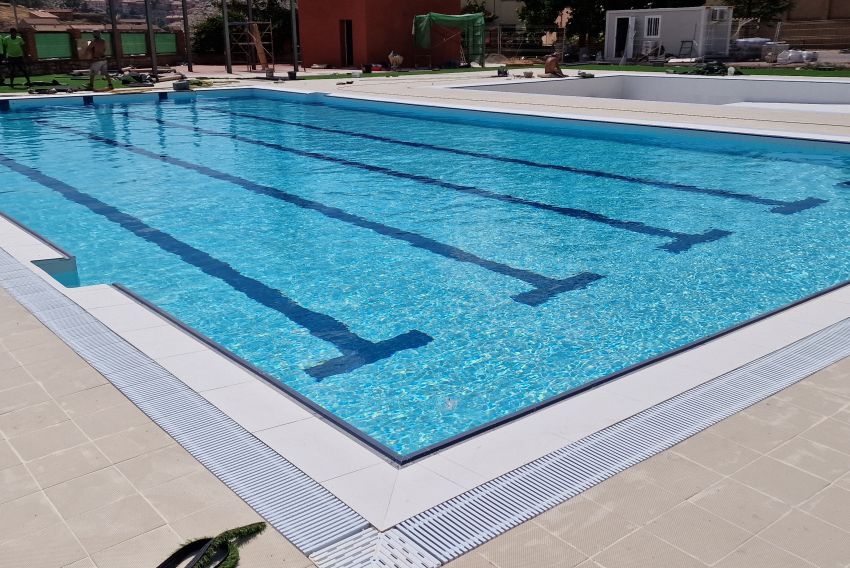 El Ayuntamiento de Albarracín abre por fin al público las nuevas piscinas de verano