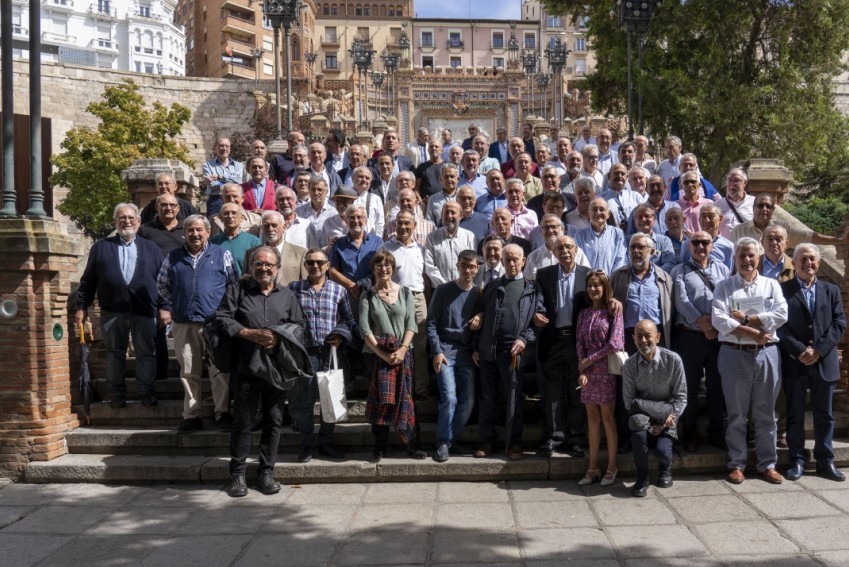 Un centenar de exalumnos del San Pablo celebran el 90 cumpleaños de su fundador