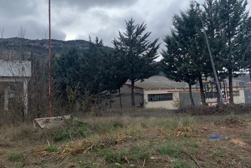 Talan el árbol navideño reivindicativo que se instaló el Movimiento de Acción Rural en Montalbán