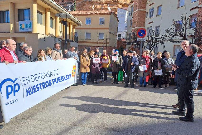 Azcón garantiza en Alcorisa ambulancias las 24 horas del día si gobierna Aragón tras el 28M