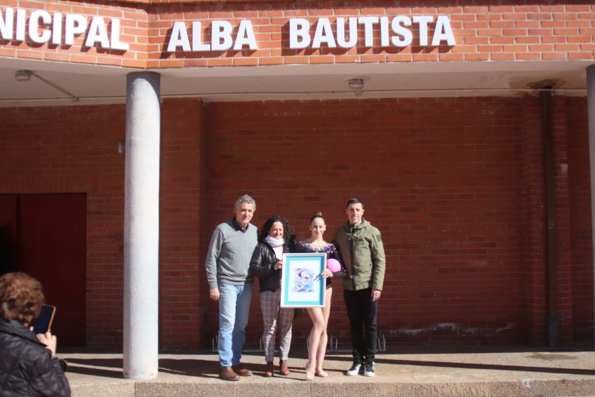 Utrillas bautiza su pabellón con el nombre de Alba Bautista