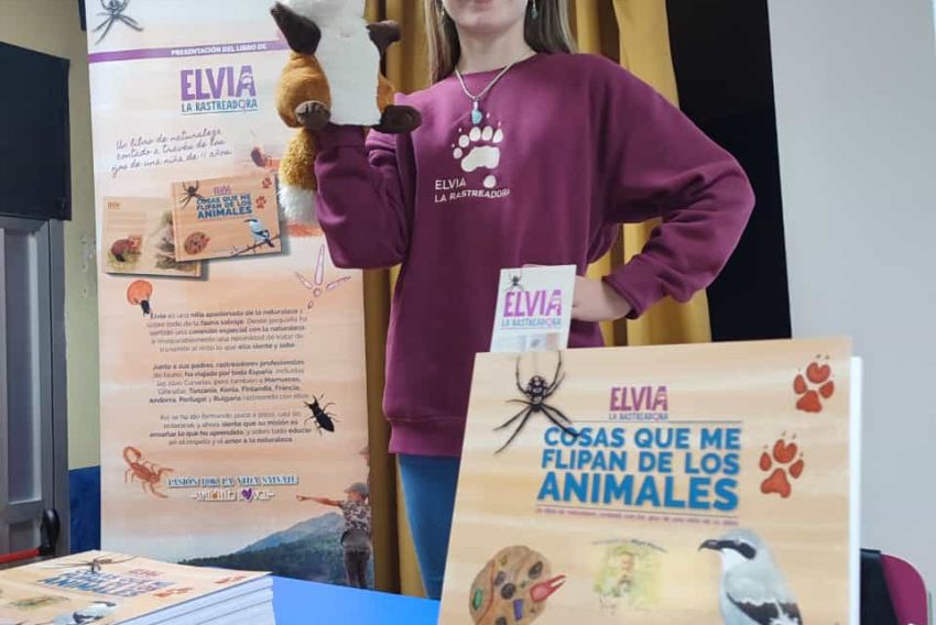 Elvia La Rastreadora, autora del libro: 'Cosas que me flipan de los animales': Salimos al campo a buscar a los animales para ver la historia que hay detrás