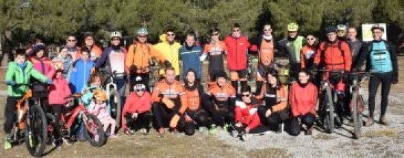 Sesenta deportistas del Teruel Triatlón cierran el año con la disputa de La Gorda