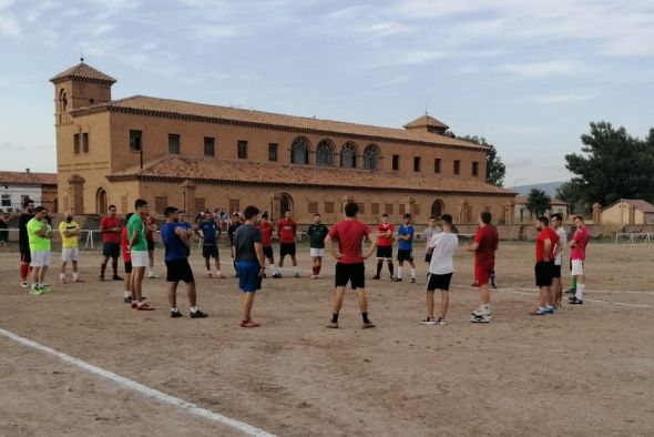La UD Azucarera unifica la pasión del fútbol en la zona del Alto Jiloca