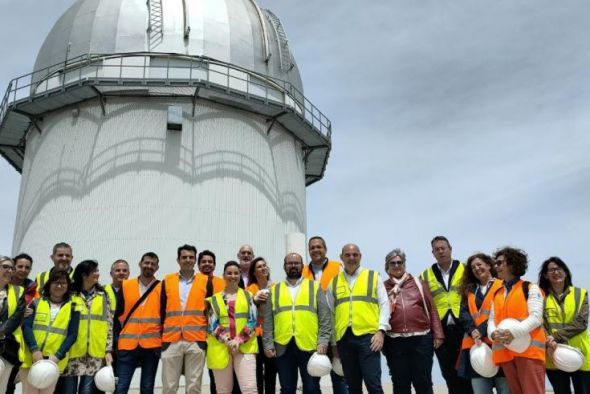 Parlamentarios aragoneses de las comisiones de Ciencia e Industria visitan el Observatorio Astrofísico de Javalambre