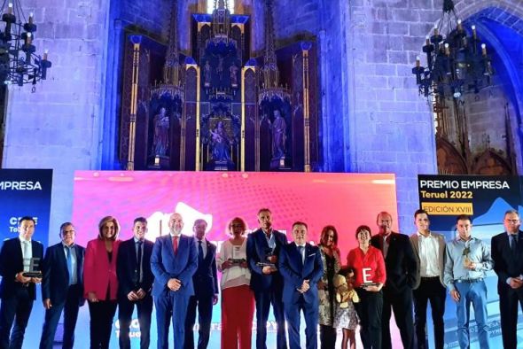Clínica Dental Jorge Esteban se lleva el Premio Empresa Teruel 2022 en una gala celebrada en Mora