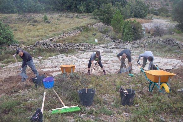 La Fundación Dinópolis realiza unas Jornadas de Puertas Abiertas en las excavaciones paleontológicas de El Castellar