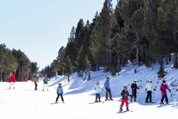 Los hosteleros de Gúdar-Javalambre viven un febrero espectacular gracias al esquí
