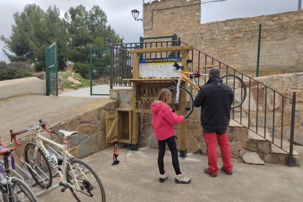 Monforte de Moyuela habilita un espacio para que los aficionados reparen sus bicicletas