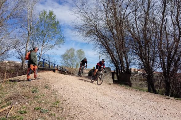Dimitrov Plamen vuela  por los barrios turolenses en la Teruel Bike Festival