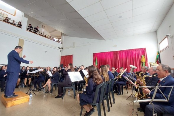 Las bandas del Matarraña confraternizan  en un concierto celebrado en La Portellada