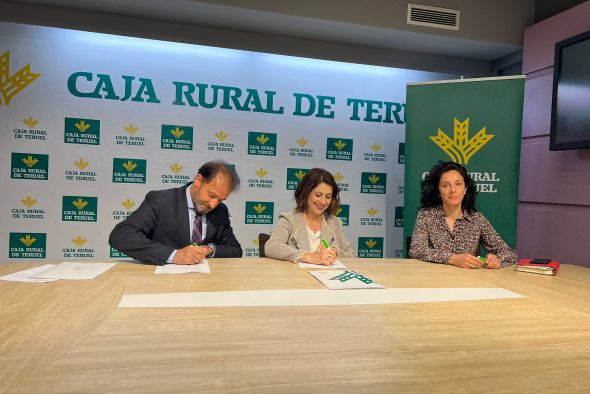 El Ayuntamiento y Caja Rural de Teruel renuevan el convenio de eventos deportivos