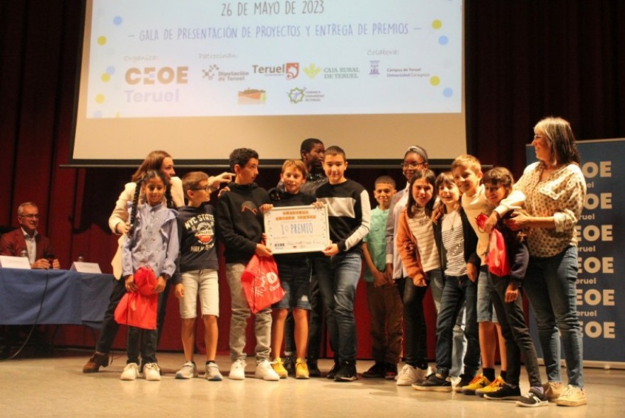 El aula de Urrea de Gaén gana el concurso Emprende Futuro con una granja escuela