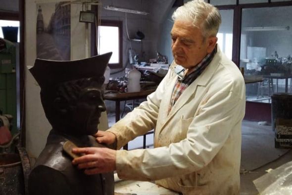 Luis Moreno, autor de la escultura del Campeador en El Poyo del Cid: Hoy habríamos pedido un crédito para haber podido hacer la figura a caballo