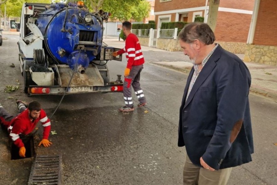 El Ayuntamiento de Teruel  acomete un plan de choque de limpieza en la red de drenaje
