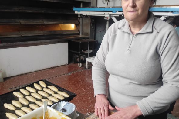 Araceli Albesa, panadera de Valdeltormo: El pan tiene un tiempo de elaboración y características que no aporta una panificadora
