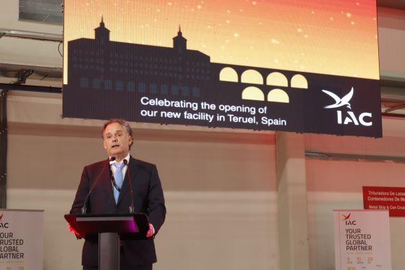 IAC, la empresa de pintura de aviones en el Aeropuerto de Teruel inaugura su nuevo hangar