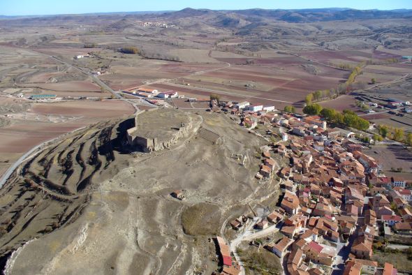 El Castillo de Cedrillas, un enclave que pasó de ser asentamiento romano a aldea medieval fortificada