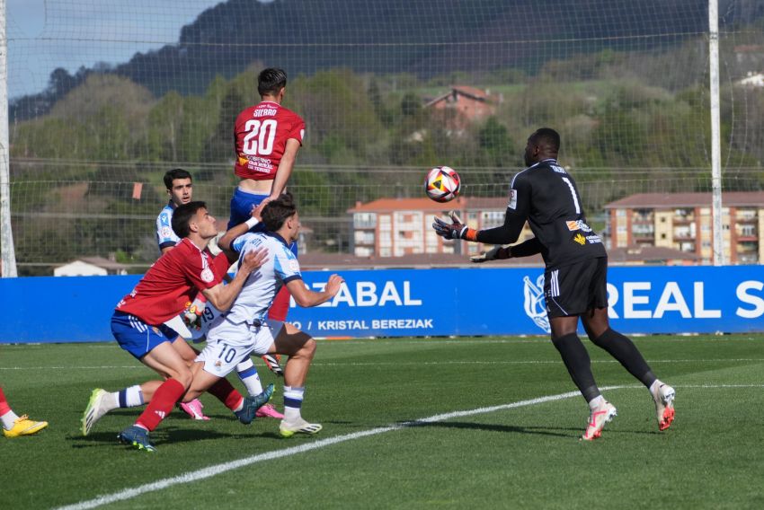 El CD Teruel peca de exceso de confianza y empata ante la Real Sociedad B (2-2)