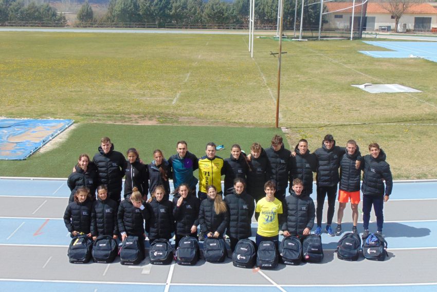 Atletas del Scorpio de Zaragoza,  en Teruel para entrenarse en altitud