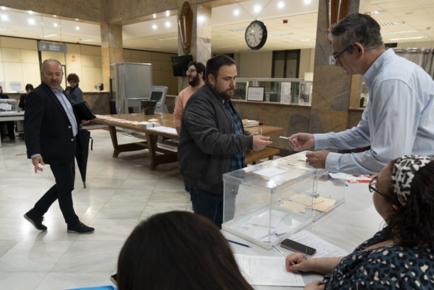 Aumenta la participación en la provincia de Teruel y roza el 43 % del censo a las 14 horas
