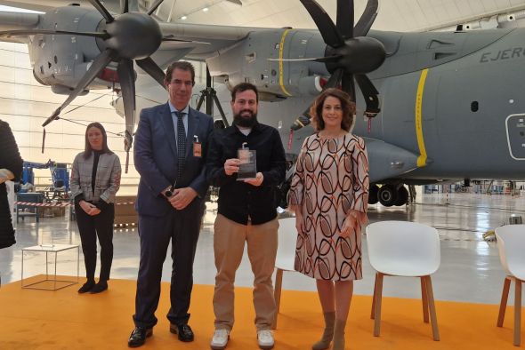 La empresa PLD Space recibe en la Base Aérea de Zaragoza el Premio al Desarrollo Aeroespacial