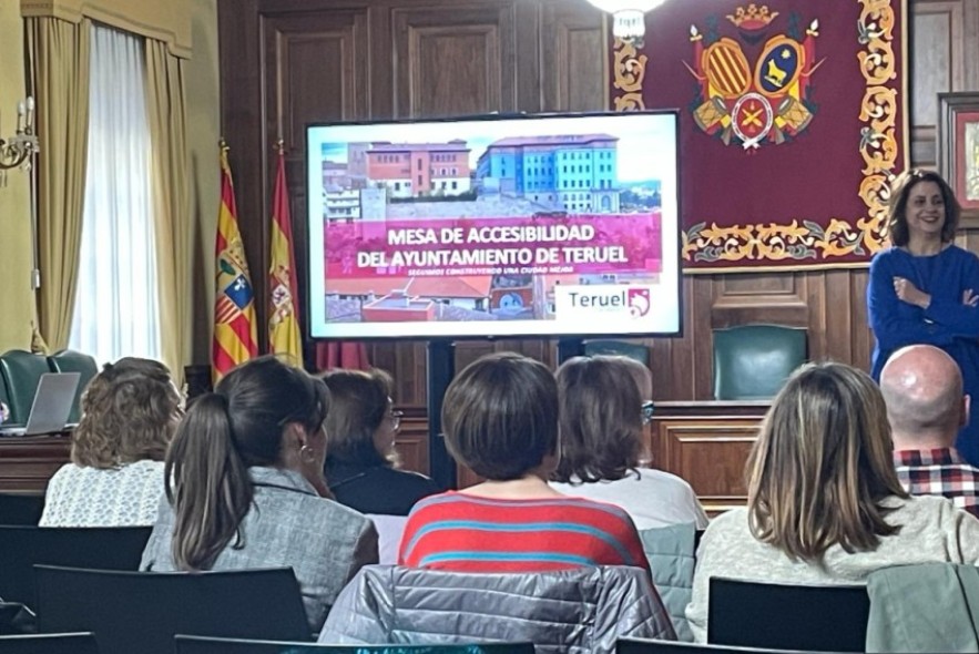 La alcaldesa de Teruel asegura que la ciudad es cada día más accesible”