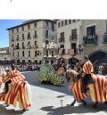 Alcañiz abarrota de nuevo la plaza España para recuperar la batalla de San Jorge contra el Dragón en el Vencimiento