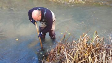 Aems rehabilita 17 frezaderos de trucha en dos ríos de la provincia