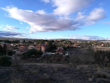 El Ayuntamiento de Teruel suspende de nuevo las licencias de obras en la zona de chalés de Las Viñas
