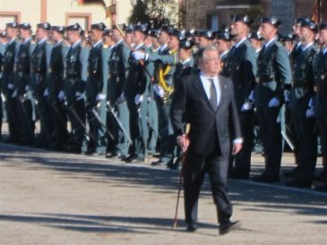 La jura de Bandera de Baeza, marcada por el recuerdo de los dos agentes asesinados que servían en la Comandancia de Alcañiz