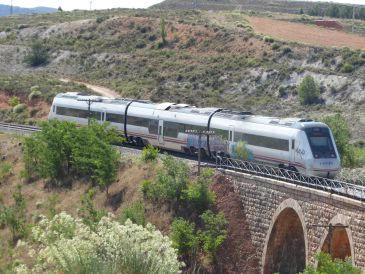 Fomento hará alta velocidad en La Rioja mientras Teruel seguirá con la vía única