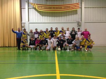 El fútbol sala de Montalbán ofrece su imagen más solidaria