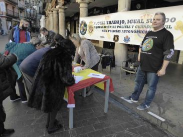 Amplio apoyo a la demanda policial de equiparación salarial