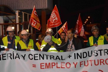 UGT Aragón participa en Madrid en la concentración de protesta contra el cierre de las centrales térmicas