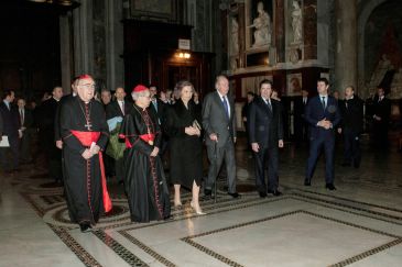 Los Reyes eméritos inauguran en Roma la nueva iluminación de Santa María la Mayor, un proyecto impulsado por el turolense Santos Abril y que ha llevado a cabo Endesa