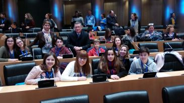 Un grupo de niños y niñas de Teruel, en el Congreso de los Diputados