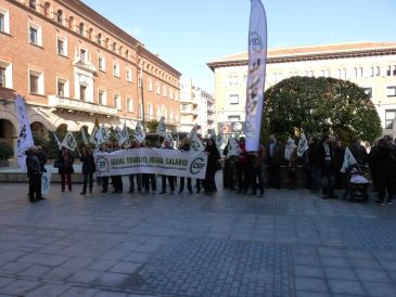 CSIF se concentra en Teruel para pedir la equiparación salarial entre administraciones