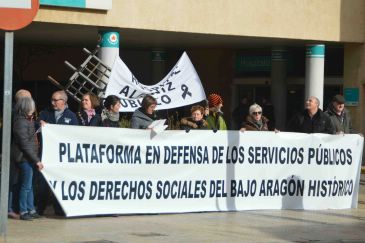 La Plataforma por los Servicios Públicos amplía a los domingos las concentraciones por el hospital de Alcañiz